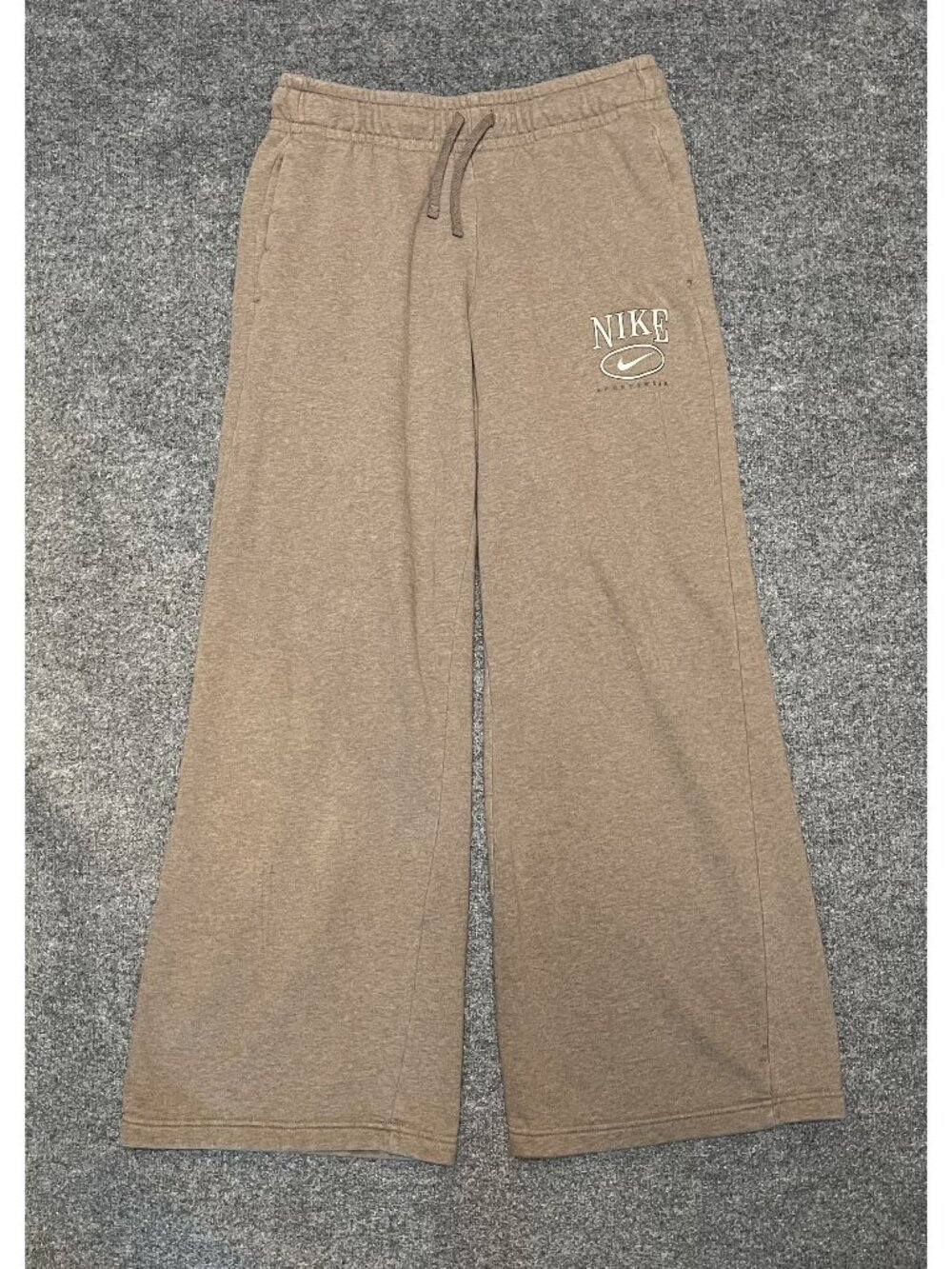 Nike Sportswear Club Fleece Womens Mid-Rise Wide-Leg Pants Mink Brown Heather M